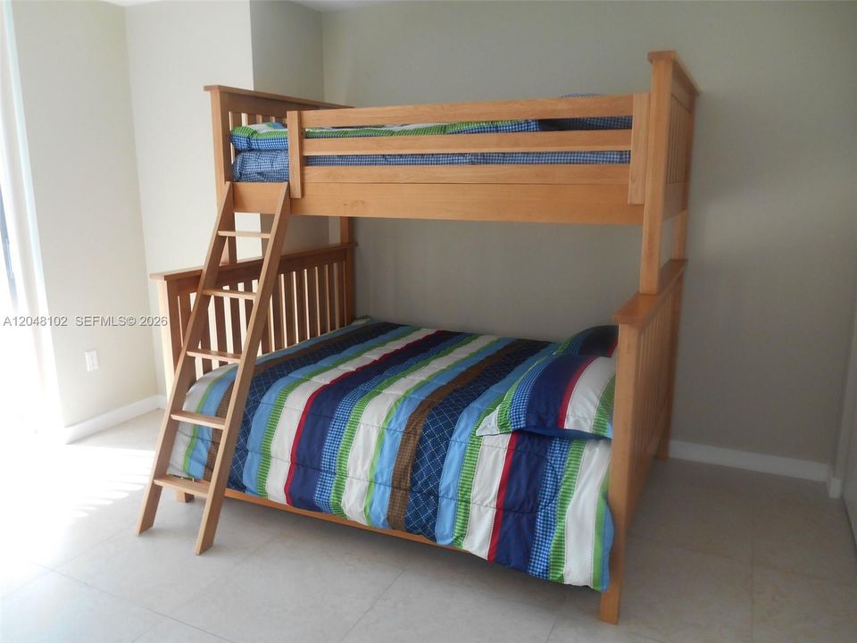 В аренду: $4,150 (2 спален, 2 ванн, 1107 Квадратных фут)