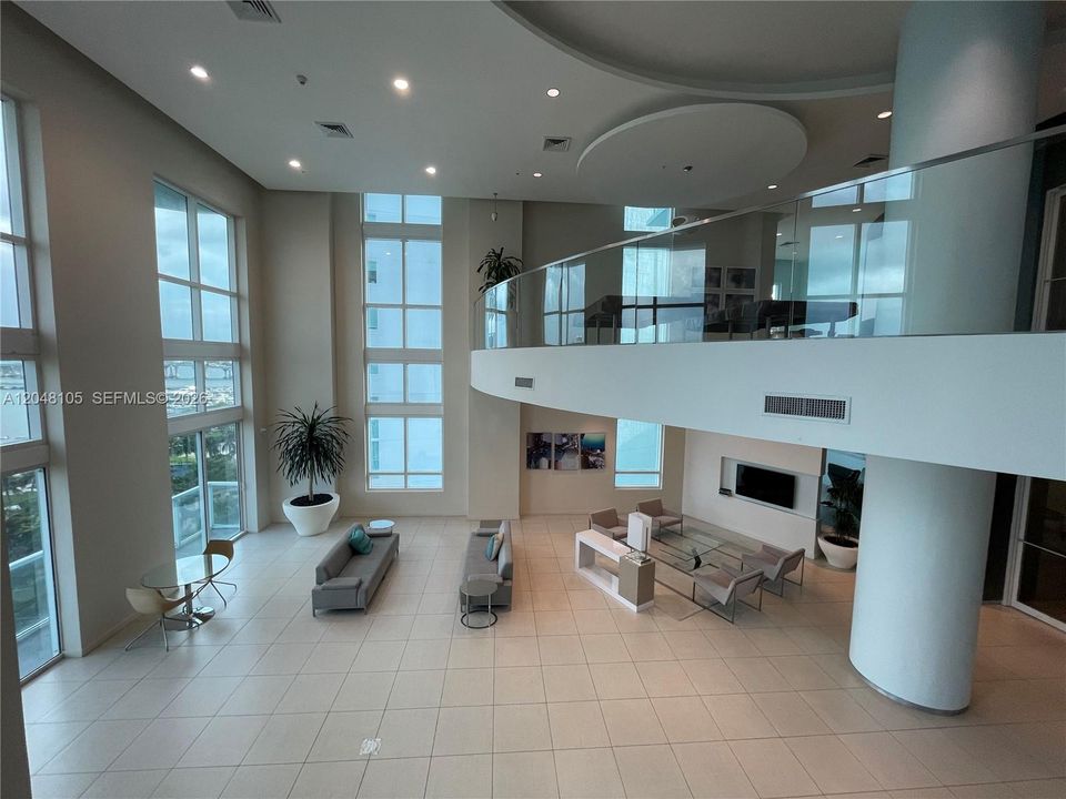 For Rent: $5,250 (2 beds, 2 baths, 1380 Square Feet)