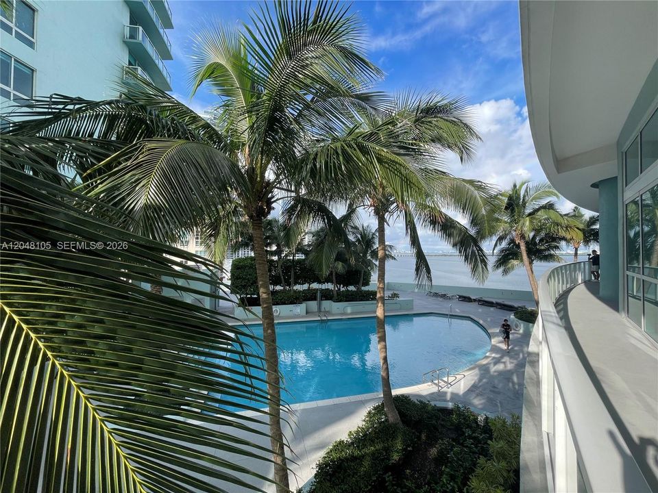 For Rent: $5,250 (2 beds, 2 baths, 1380 Square Feet)