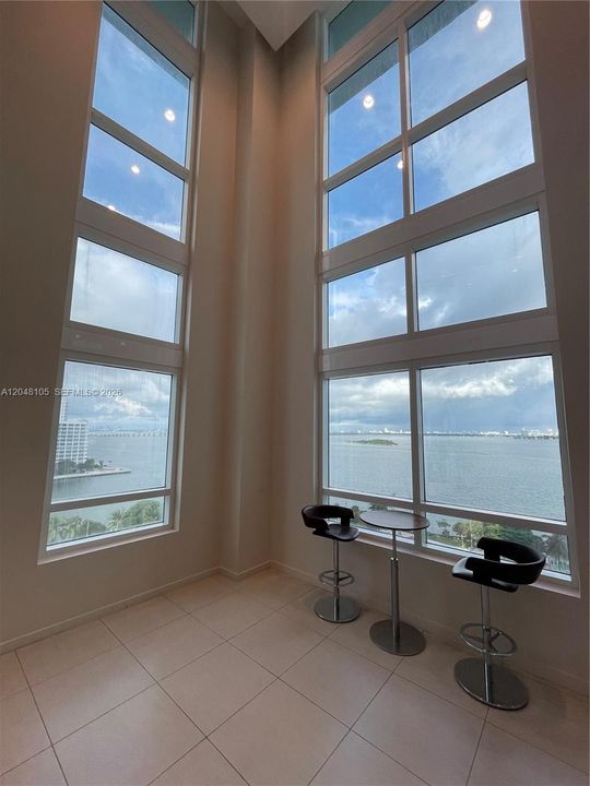 For Rent: $5,250 (2 beds, 2 baths, 1380 Square Feet)