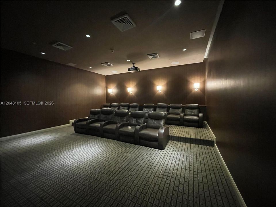 For Rent: $5,250 (2 beds, 2 baths, 1380 Square Feet)