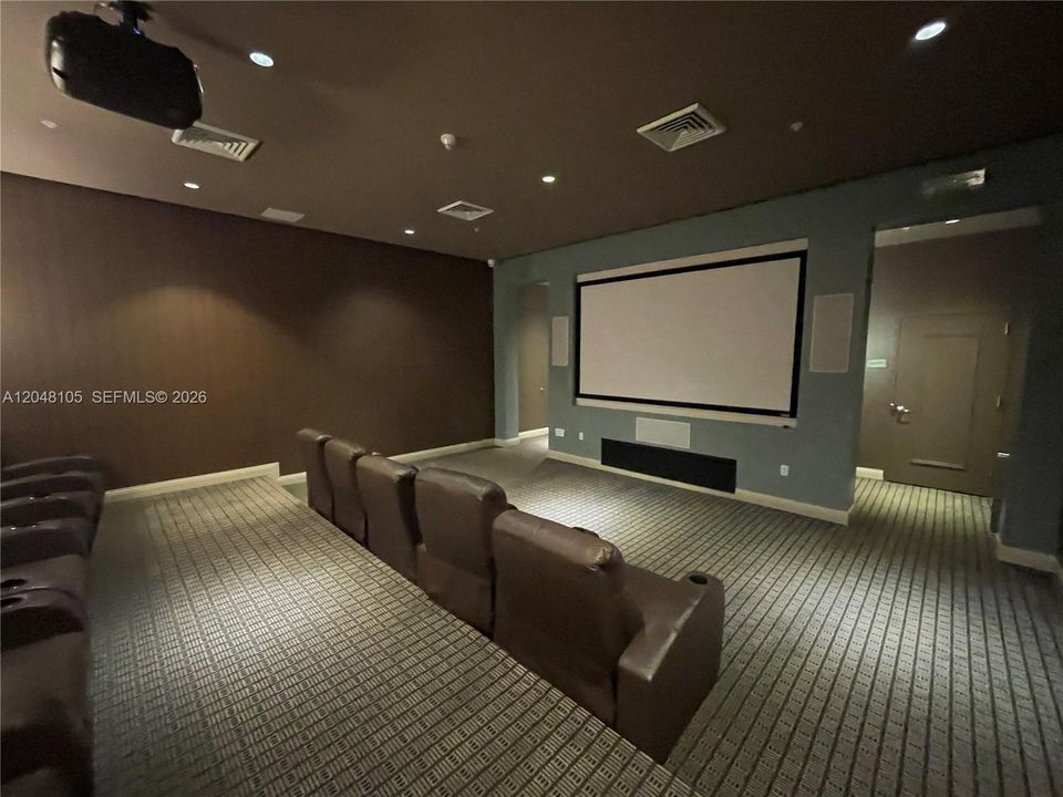 For Rent: $5,250 (2 beds, 2 baths, 1380 Square Feet)