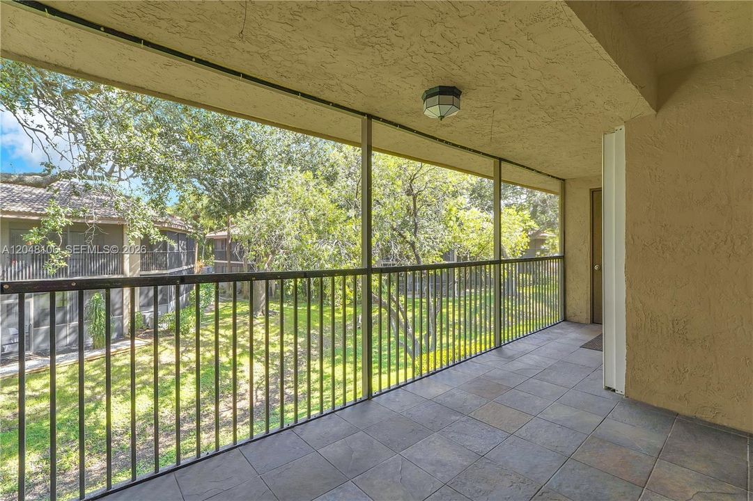 For Rent: $2,400 (2 beds, 2 baths, 1040 Square Feet)
