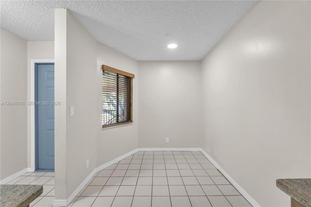 For Rent: $2,400 (2 beds, 2 baths, 1040 Square Feet)
