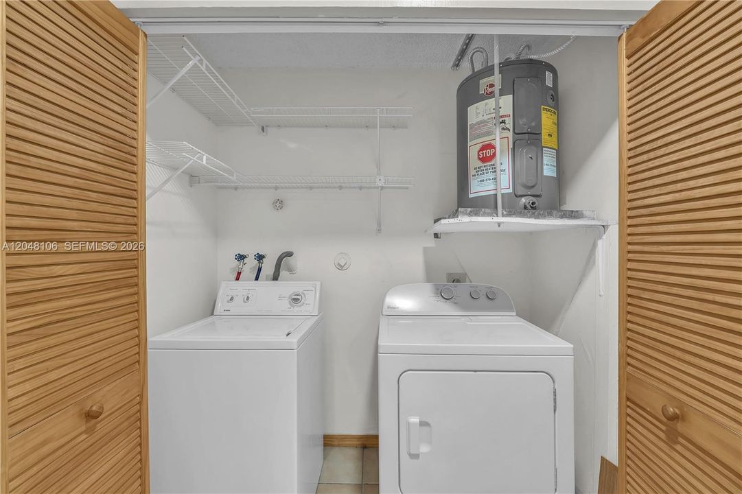 For Rent: $2,400 (2 beds, 2 baths, 1040 Square Feet)