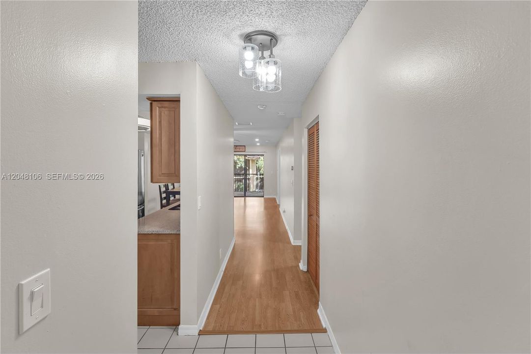 For Rent: $2,400 (2 beds, 2 baths, 1040 Square Feet)