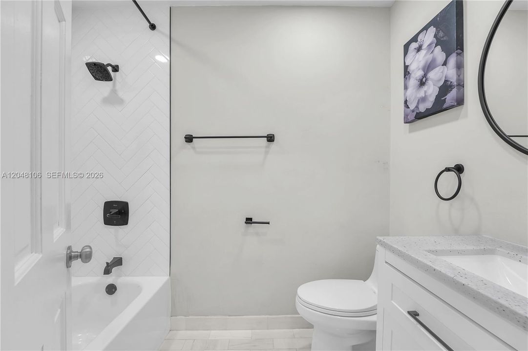 For Rent: $2,400 (2 beds, 2 baths, 1040 Square Feet)