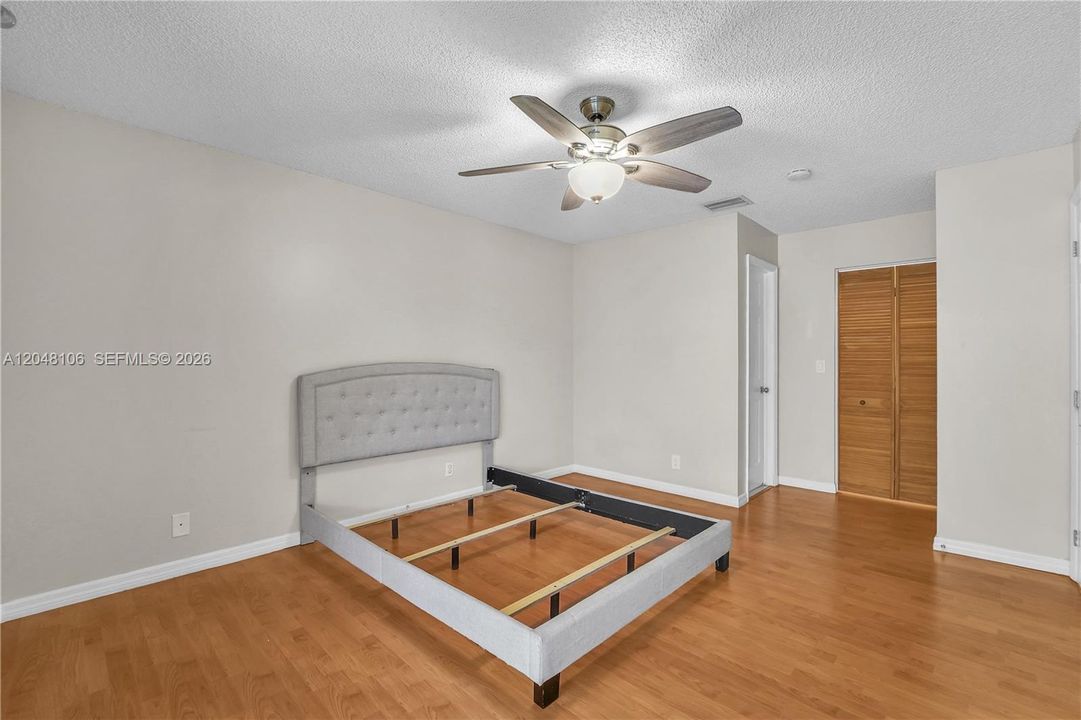 For Rent: $2,400 (2 beds, 2 baths, 1040 Square Feet)
