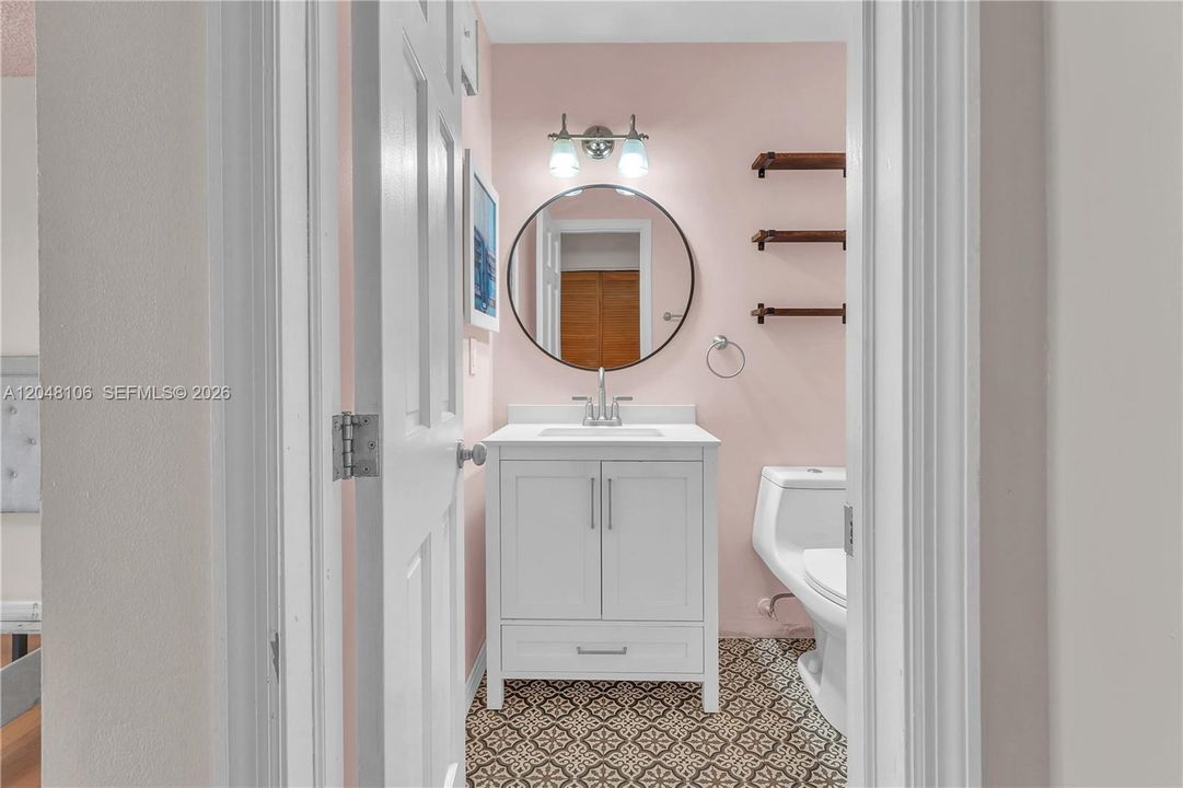 For Rent: $2,400 (2 beds, 2 baths, 1040 Square Feet)