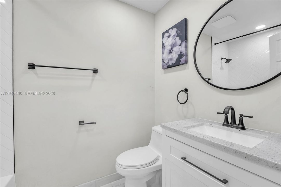 For Rent: $2,400 (2 beds, 2 baths, 1040 Square Feet)