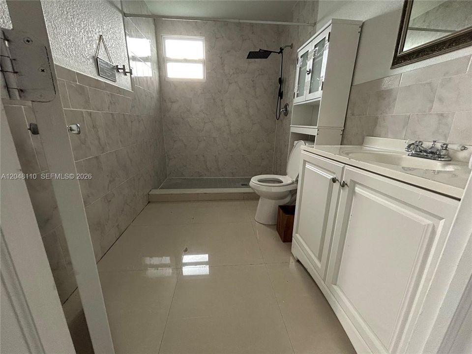 En Renta: $2,100 (1 camas, 1 baños, 1707 Pies cuadrados)