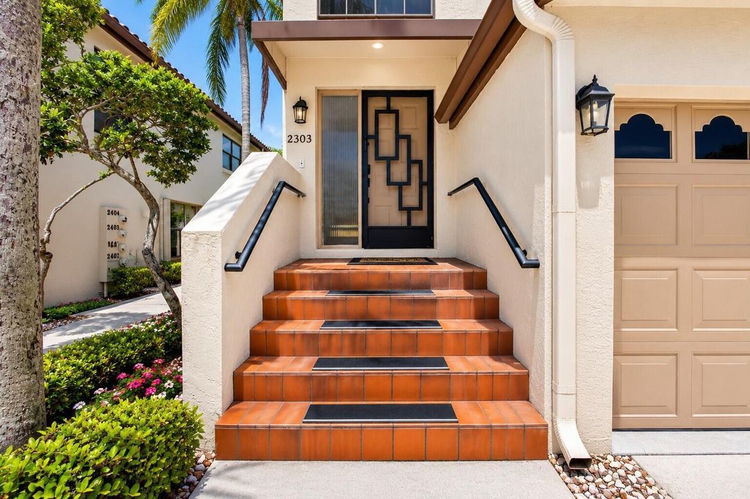 Inviting Front Entry