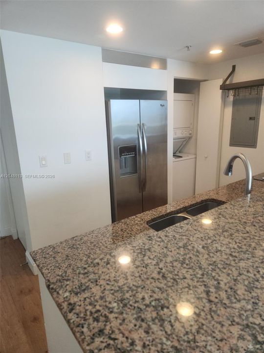 For Rent: $2,200 (0 beds, 1 baths, 507 Square Feet)