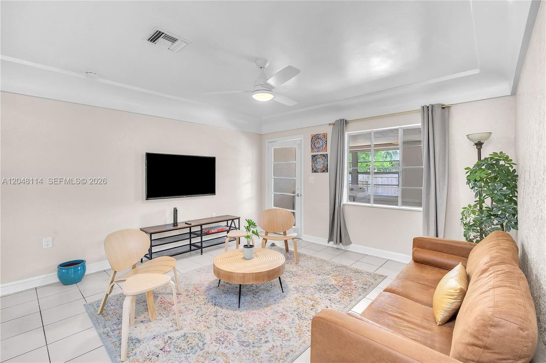 For Rent: $2,200 (2 beds, 1 baths, 2631 Square Feet)