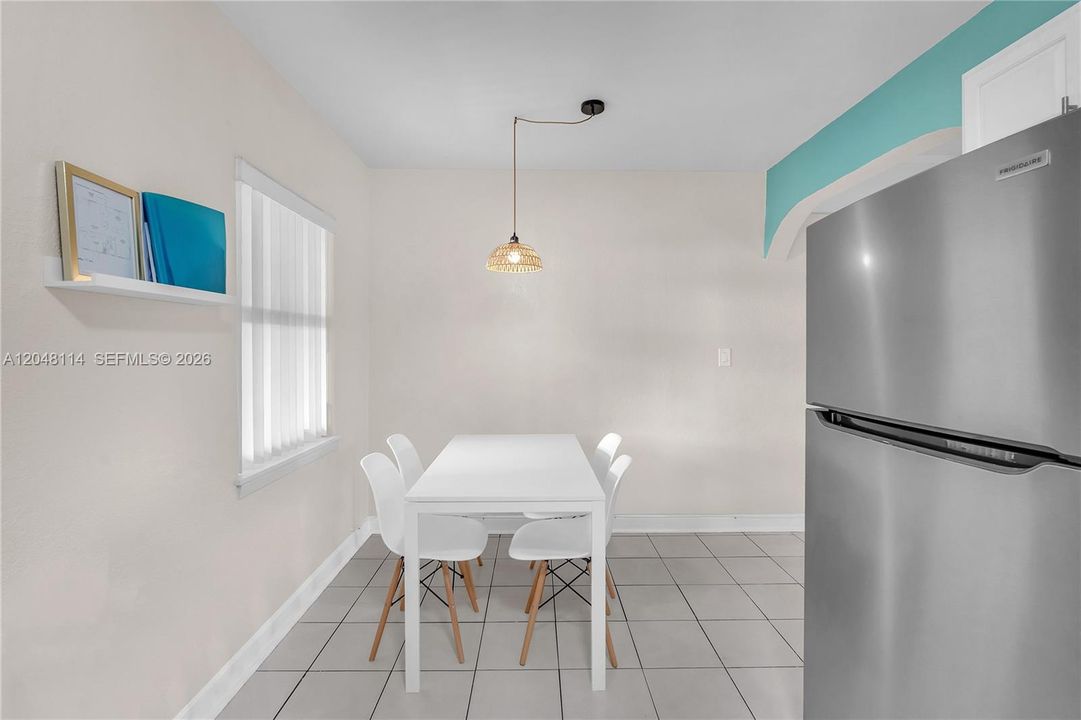 For Rent: $2,200 (2 beds, 1 baths, 2631 Square Feet)