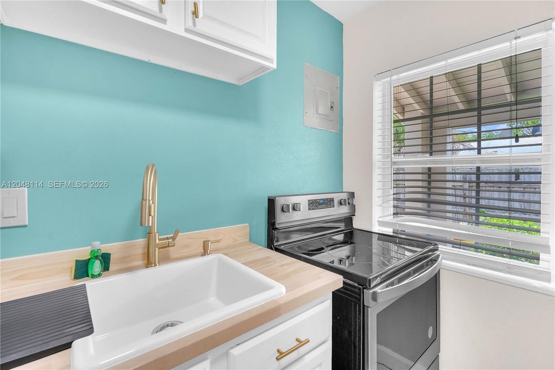 For Rent: $2,200 (2 beds, 1 baths, 2631 Square Feet)