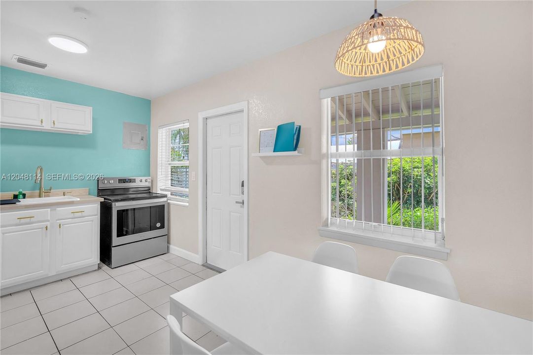 For Rent: $2,200 (2 beds, 1 baths, 2631 Square Feet)