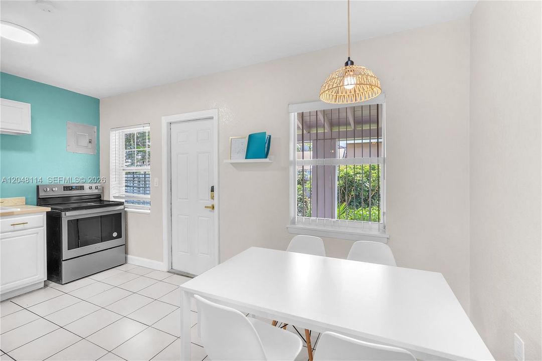 For Rent: $2,200 (2 beds, 1 baths, 2631 Square Feet)