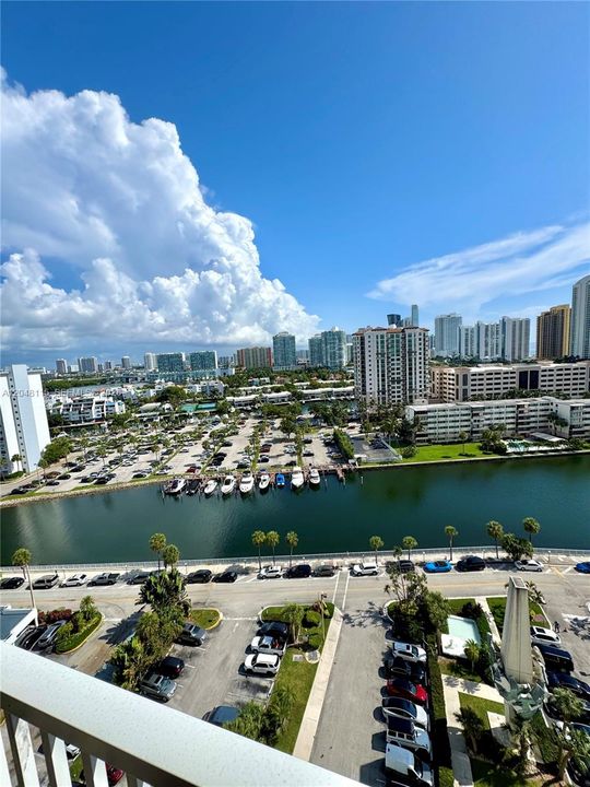 En Venta: $285,900 (1 camas, 1 baños, 762 Pies cuadrados)