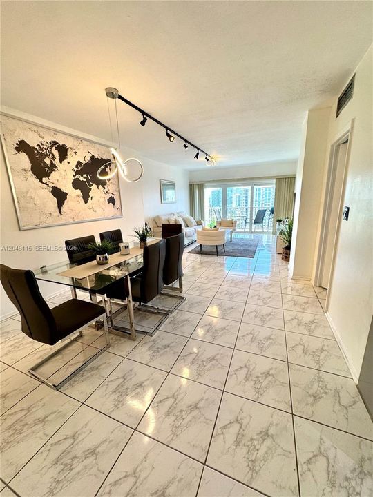 En Venta: $285,900 (1 camas, 1 baños, 762 Pies cuadrados)