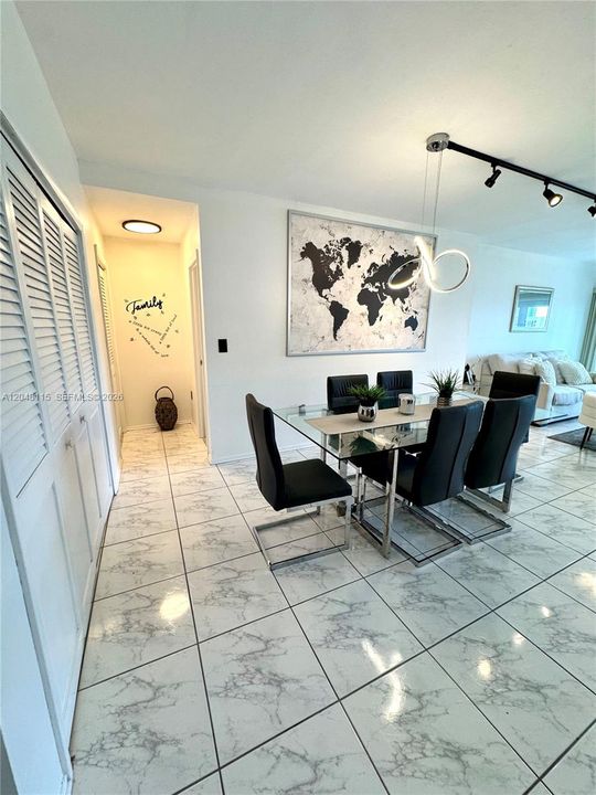 En Venta: $285,900 (1 camas, 1 baños, 762 Pies cuadrados)