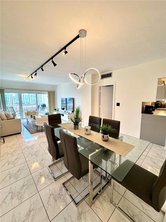 En Venta: $285,900 (1 camas, 1 baños, 762 Pies cuadrados)