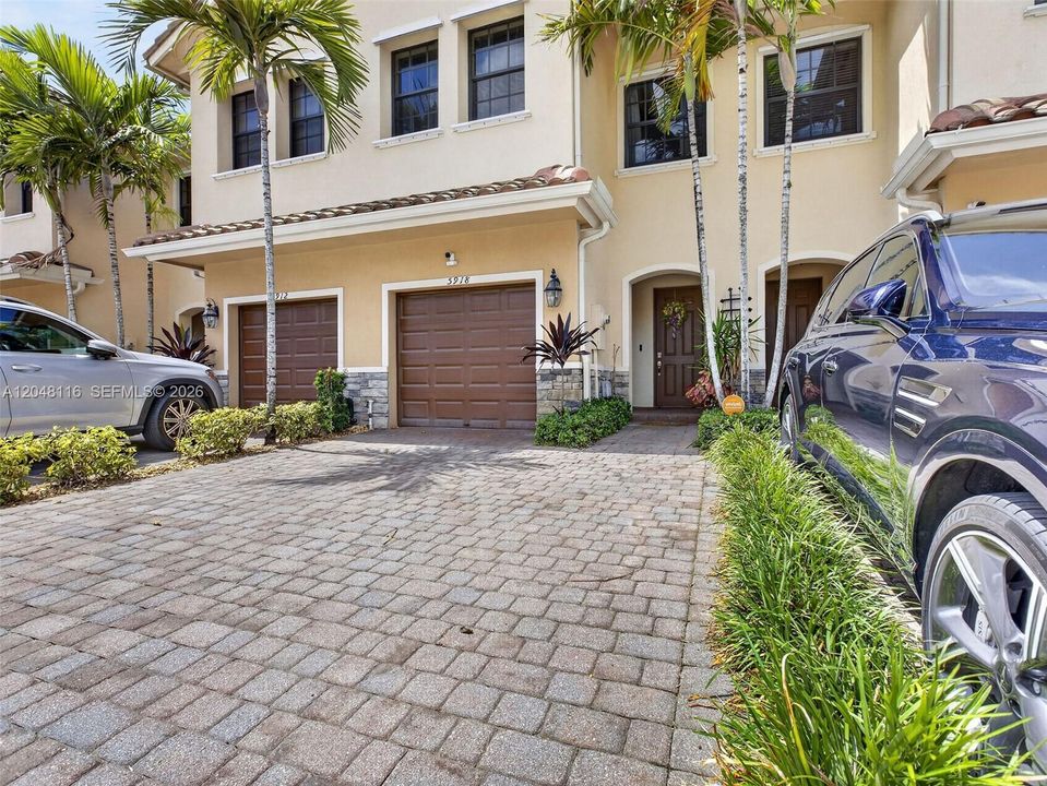 For Sale: $420,000 (3 beds, 2 baths, 1505 Square Feet)