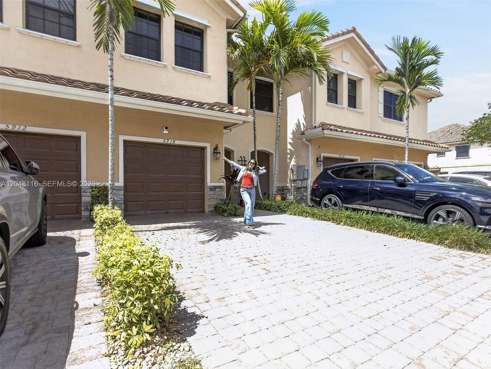 For Sale: $420,000 (3 beds, 2 baths, 1505 Square Feet)