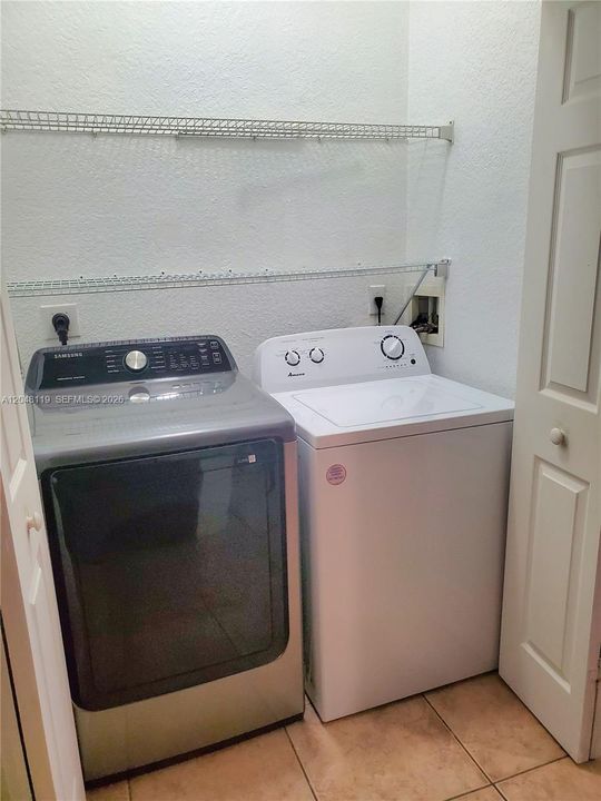 For Rent: $3,200 (3 beds, 2 baths, 1496 Square Feet)