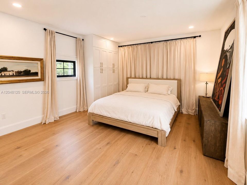 For Sale: $3,989,000 (3 beds, 2 baths, 2417 Square Feet)