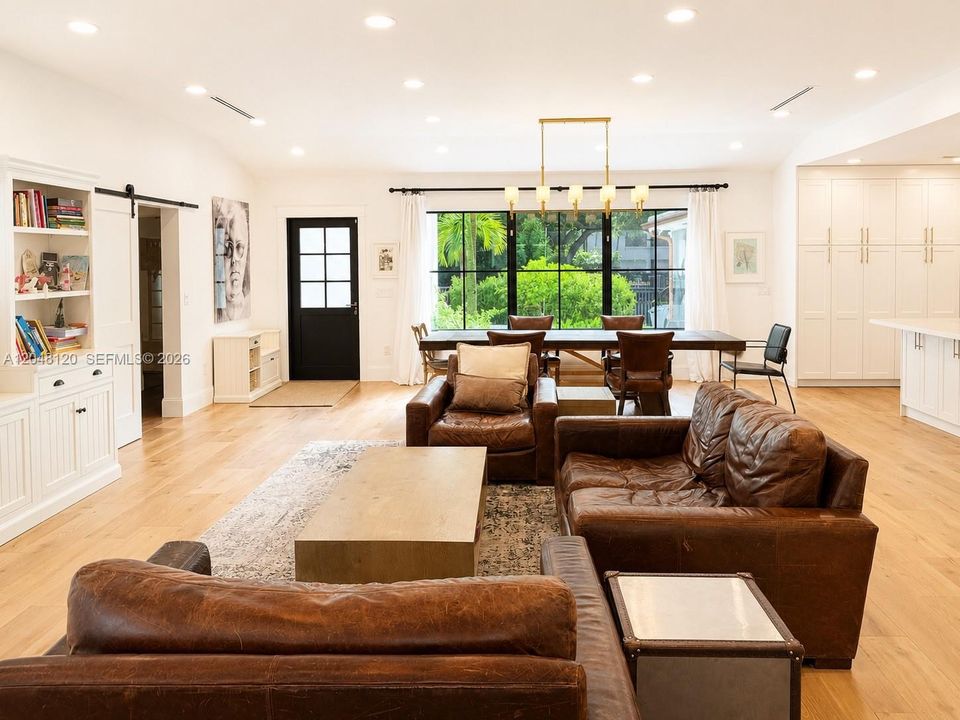 For Sale: $3,989,000 (3 beds, 2 baths, 2417 Square Feet)