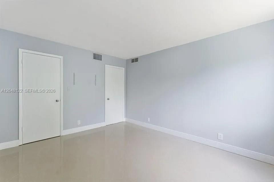 For Rent: $2,950 (3 beds, 3 baths, 1752 Square Feet)