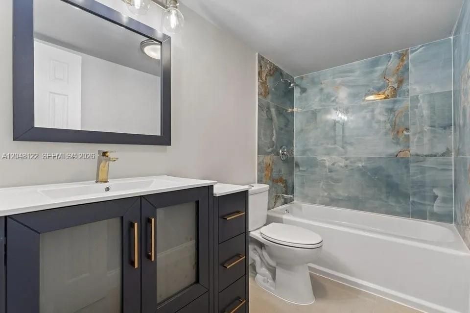 For Rent: $2,950 (3 beds, 3 baths, 1752 Square Feet)
