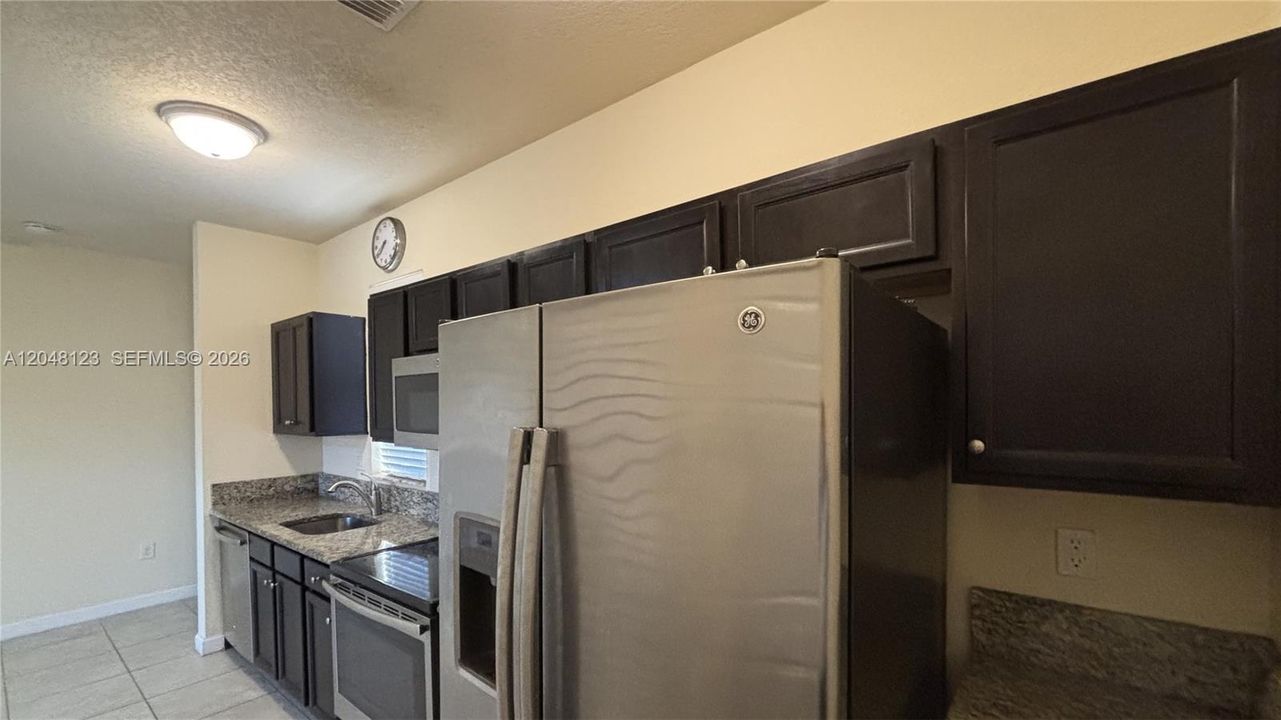 For Rent: $1,500 (0 beds, 1 baths, 2312 Square Feet)