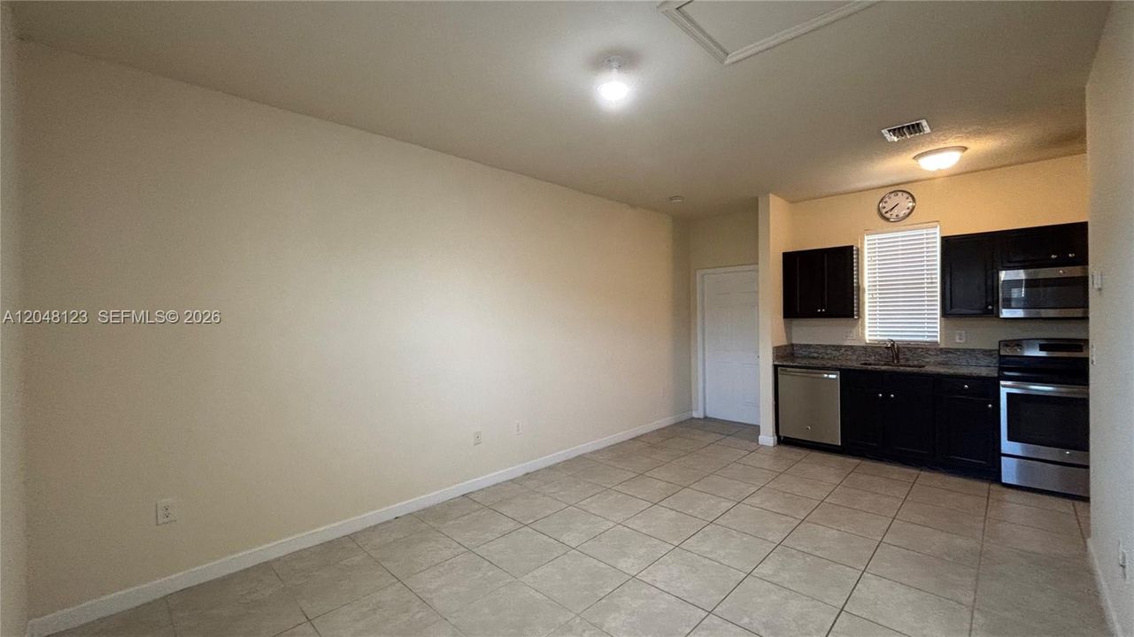 For Rent: $1,500 (0 beds, 1 baths, 2312 Square Feet)