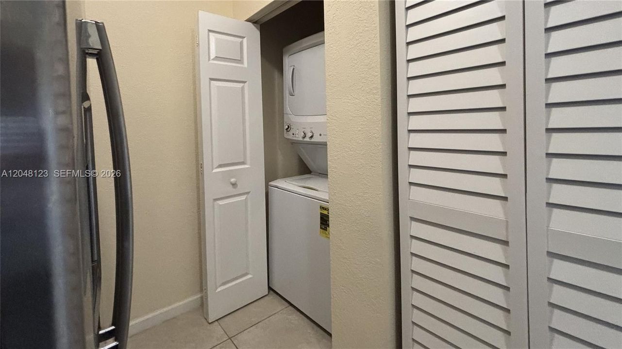 For Rent: $1,500 (0 beds, 1 baths, 2312 Square Feet)