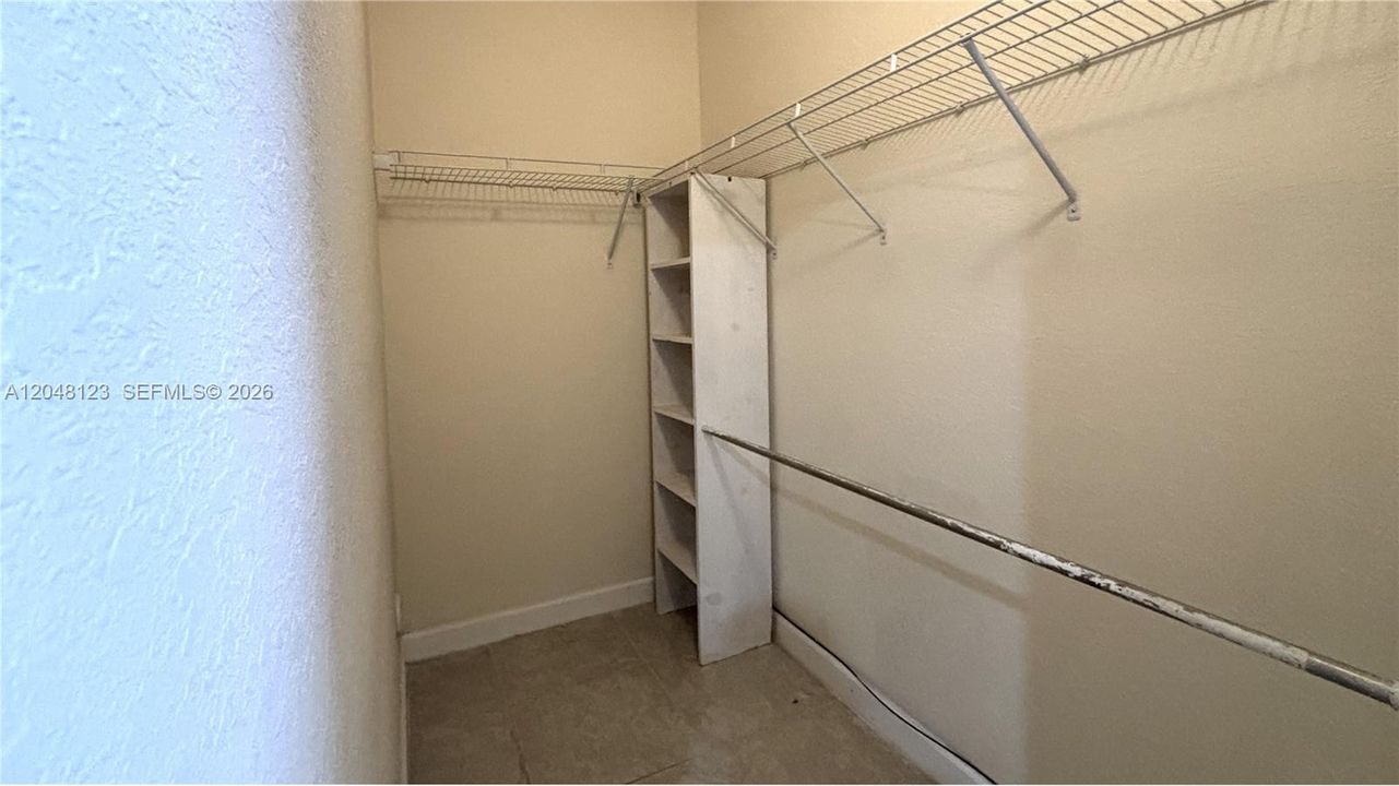 For Rent: $1,500 (0 beds, 1 baths, 2312 Square Feet)