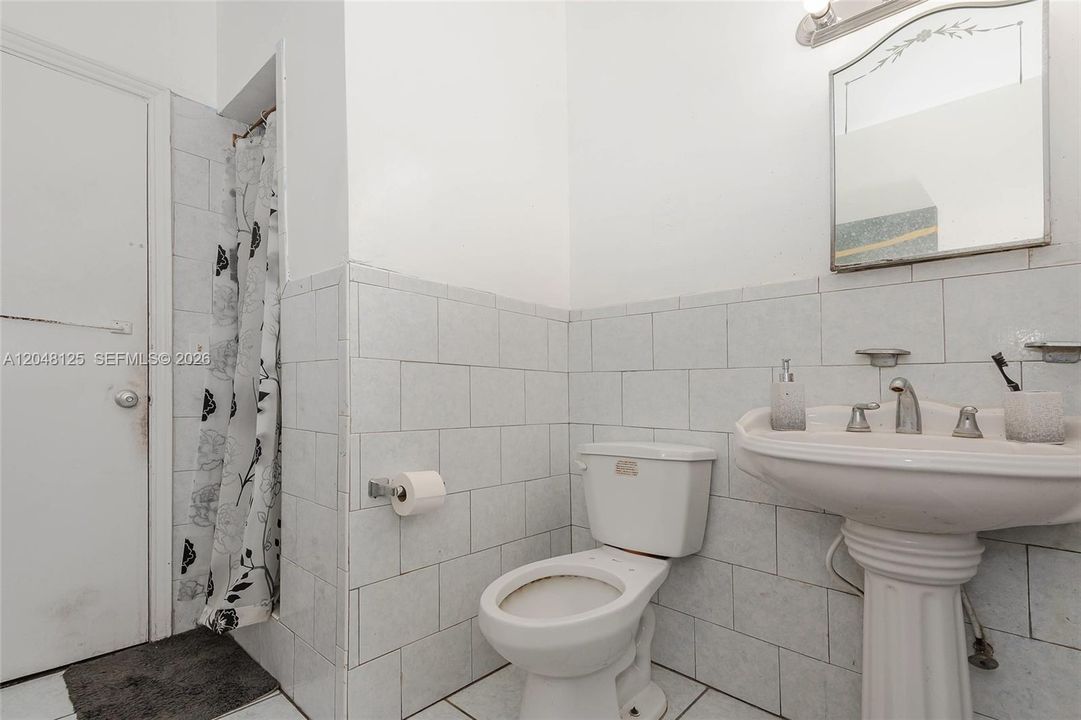 For Sale: $1,125,000 (3 beds, 2 baths, 1466 Square Feet)