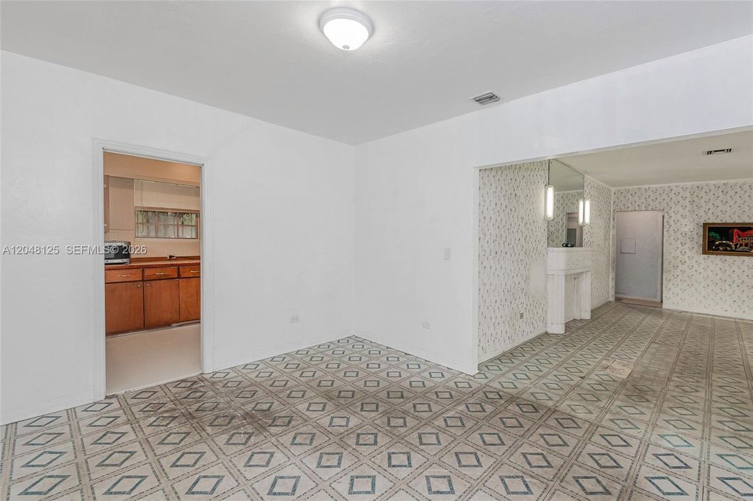 For Sale: $1,125,000 (3 beds, 2 baths, 1466 Square Feet)