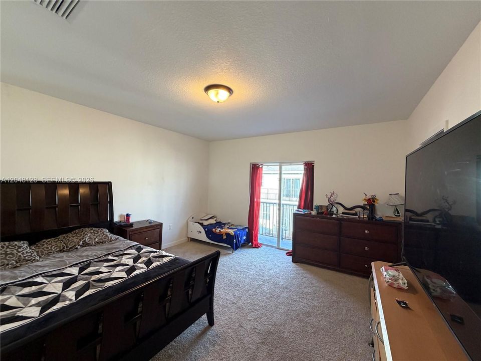 For Sale: $549,000 (4 beds, 3 baths, 2002 Square Feet)