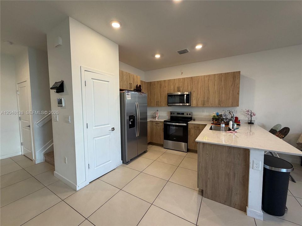 For Sale: $549,000 (4 beds, 3 baths, 2002 Square Feet)