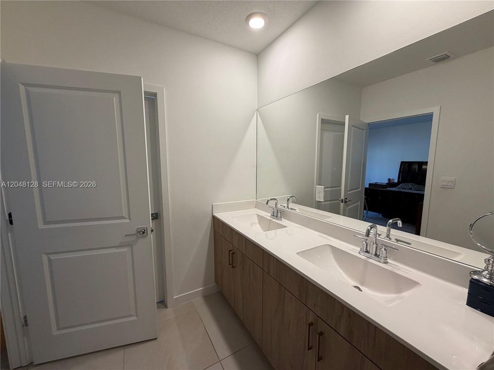 For Sale: $549,000 (4 beds, 3 baths, 2002 Square Feet)