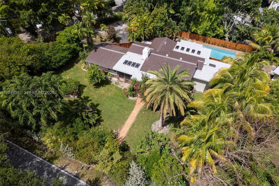 En Venta: $1,450,000 (3 camas, 3 baños, 2354 Pies cuadrados)