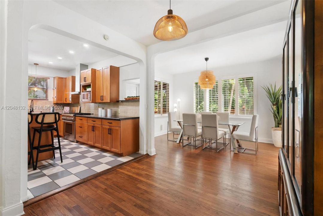 En Venta: $1,450,000 (3 camas, 3 baños, 2354 Pies cuadrados)