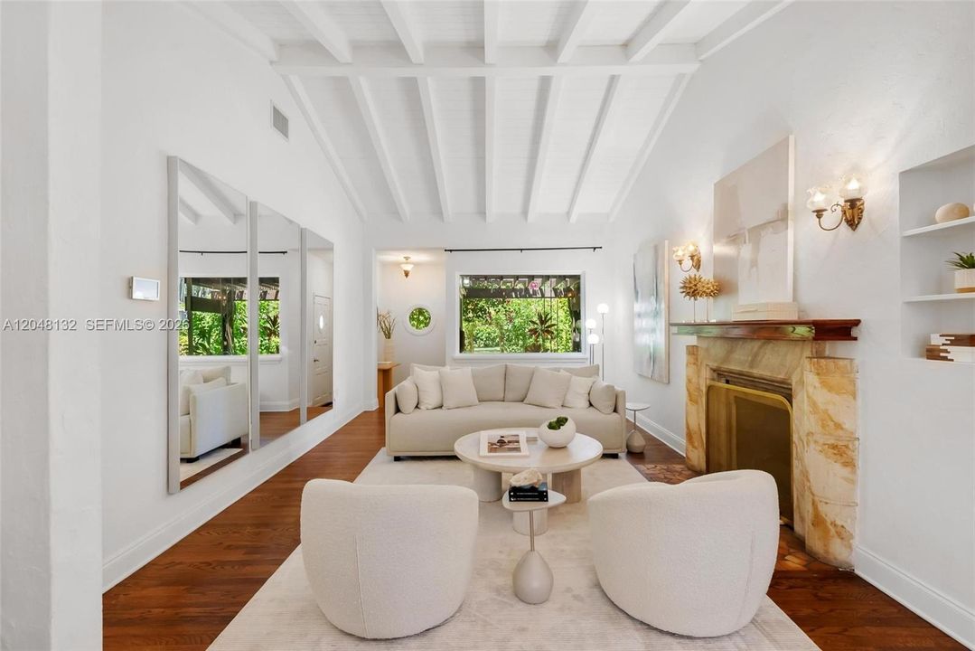 En Venta: $1,450,000 (3 camas, 3 baños, 2354 Pies cuadrados)