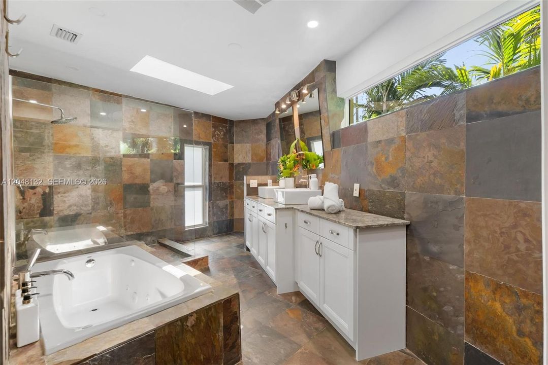 En Venta: $1,450,000 (3 camas, 3 baños, 2354 Pies cuadrados)