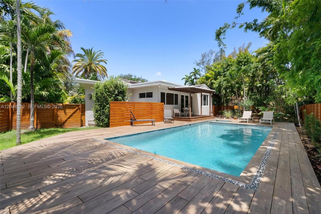 En Venta: $1,450,000 (3 camas, 3 baños, 2354 Pies cuadrados)