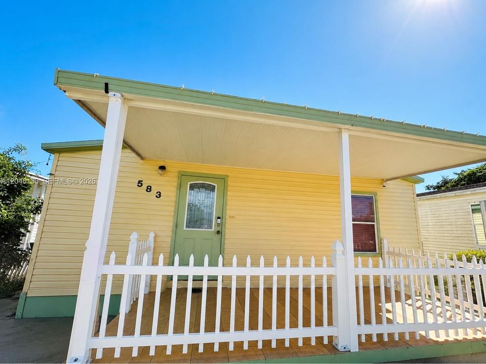 В аренду: $1,950 (2 спален, 1 ванн, 1430 Квадратных фут)