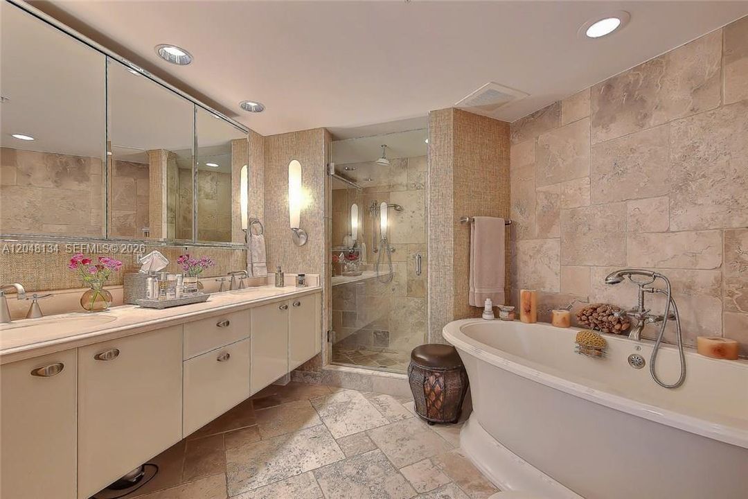 For Rent: $6,500 (2 beds, 2 baths, 1161 Square Feet)