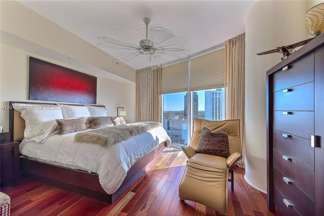 For Rent: $6,500 (2 beds, 2 baths, 1161 Square Feet)